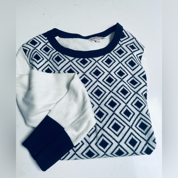 Merona Navy and White Diamond Pattern 3/4 sleeve Sweater - Picture 5 of 9